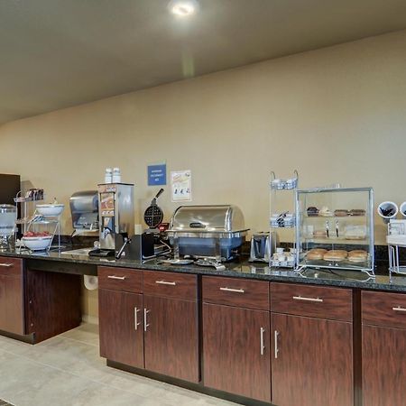 Cobblestone Inn & Suites-Kersey Εξωτερικό φωτογραφία