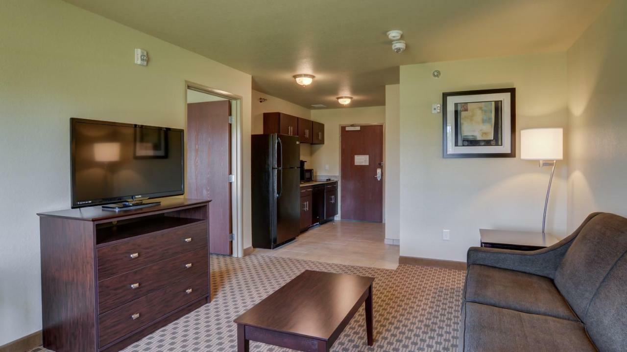 Cobblestone Inn & Suites-Kersey Εξωτερικό φωτογραφία