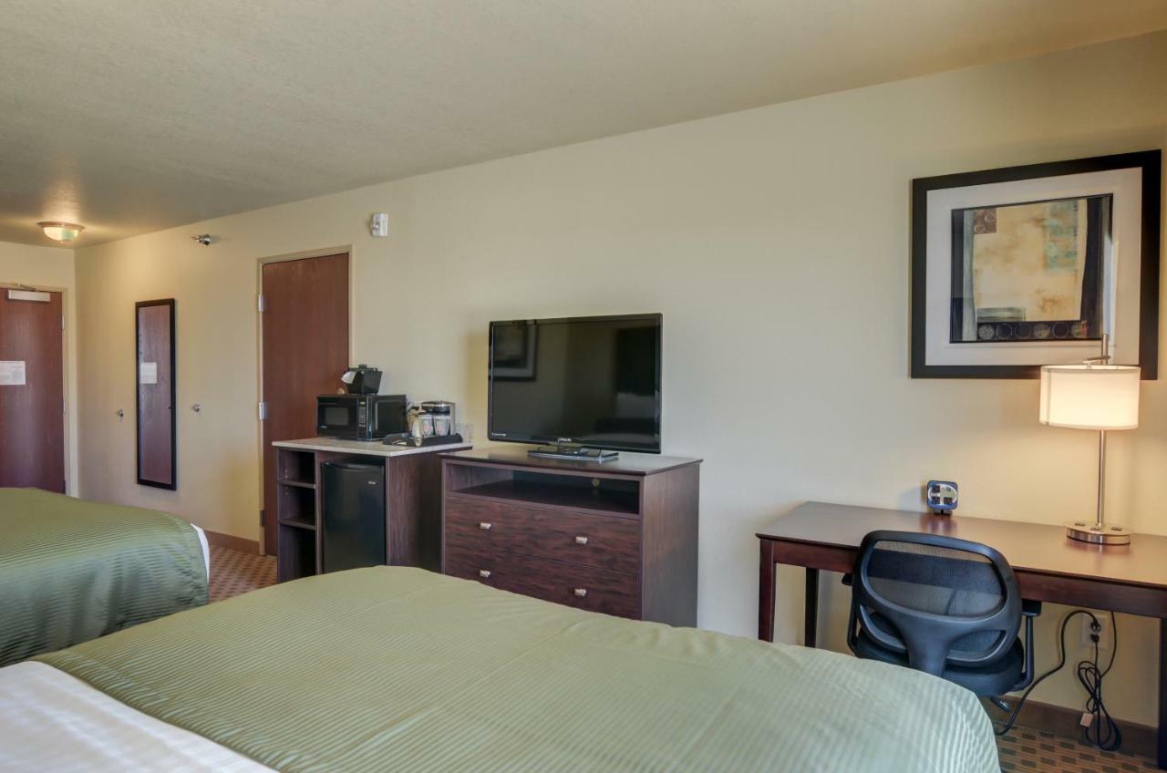 Cobblestone Inn & Suites-Kersey Εξωτερικό φωτογραφία