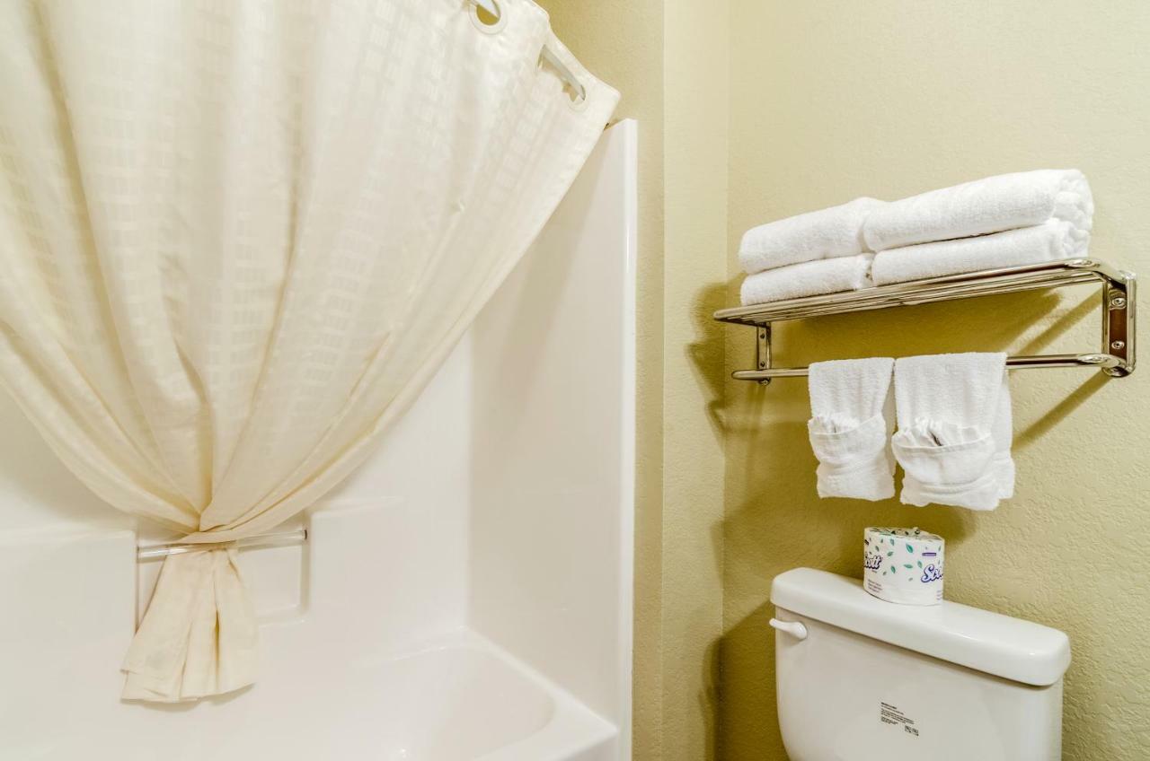 Cobblestone Inn & Suites-Kersey Εξωτερικό φωτογραφία