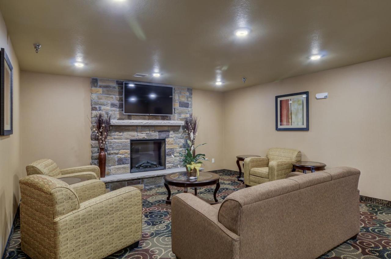 Cobblestone Inn & Suites-Kersey Εξωτερικό φωτογραφία